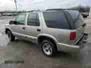 2001 Chevrolet Blazer LT z VIN 1GNCS13W012128782, wystawiony jako Copart lot #88874775 z przebiegiem 253 789 mil mil oraz Szkoda całkowita • Salvage title. Historia ofert i sprzedaży dostępna na DreamBid. Obrazek 2.