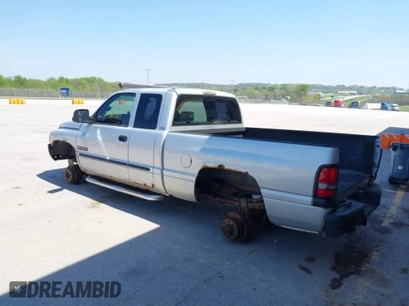 2002 Dodge 2500 с VIN 3B7KF23672M269874, выставлен на аукционе IAAI как лот 42080810 с пробегом 307 911 миль миль и . История ставок и продаж доступна на DreamBid. Изображение 3.