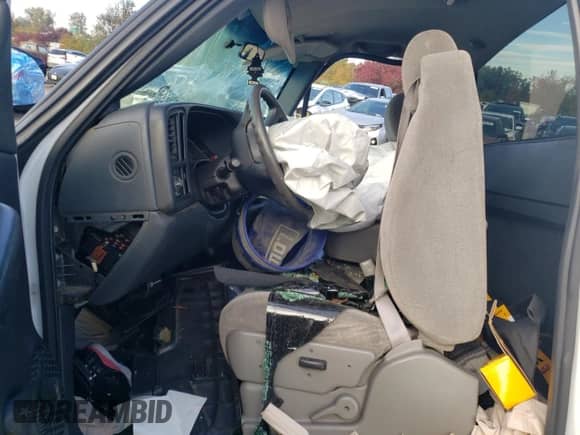 2000 Chevrolet Silverado 1500 with VIN 1GCEC14V6YE109568, listed as a Copart auction lot 77841724 with Not provided miles and Salvage title. Bid and sale history available at DreamBid. Image 7.