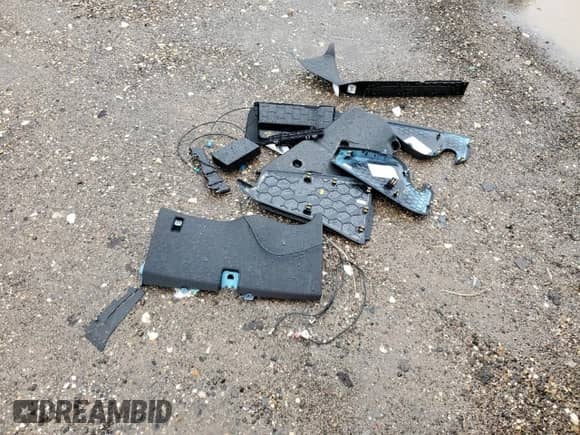 2016 Cadillac Escalade ESV Premium Collection с VIN 1GYS4JKJ5GR398878, выставлен на аукционе Copart как лот 60048545 с пробегом 123 839 миль миль и Списание • Salvage title. История ставок и продаж доступна на DreamBid. Изображение 13.