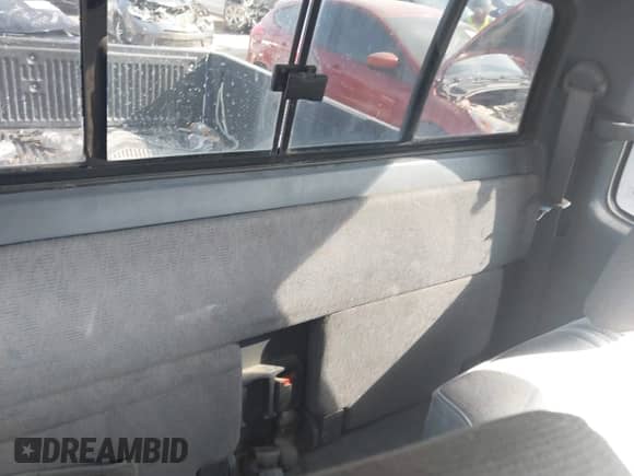 1999 Toyota Tacoma z VIN 4TAWN72N8XZ456195, wystawiony jako IAAI lot #43393428 z przebiegiem 499 113 mil mil oraz . Historia ofert i sprzedaży dostępna na DreamBid. Obrazek 8.