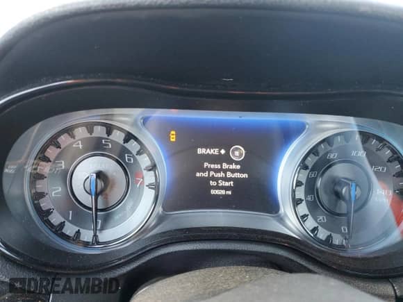 2018 Chrysler 300 S с VIN 2C3CCAGG1JH165621, выставлен на аукционе Copart как лот 90070555 с пробегом 60 628 миль миль и Списание • Salvage title. История ставок и продаж доступна на DreamBid. Изображение 9.