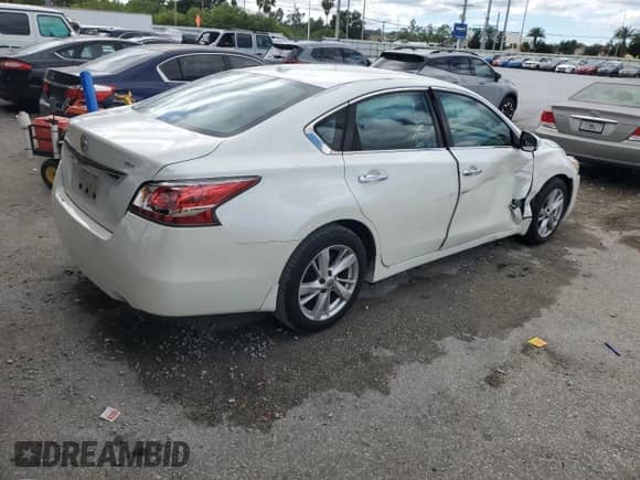 2015 Nissan Altima S z VIN 1N4AL3AP8FC162464, wystawiony jako Copart lot #85912285 z przebiegiem 99 846 mil mil oraz Szkoda całkowita • Salvage title. Historia ofert i sprzedaży dostępna na DreamBid. Obrazek 3.