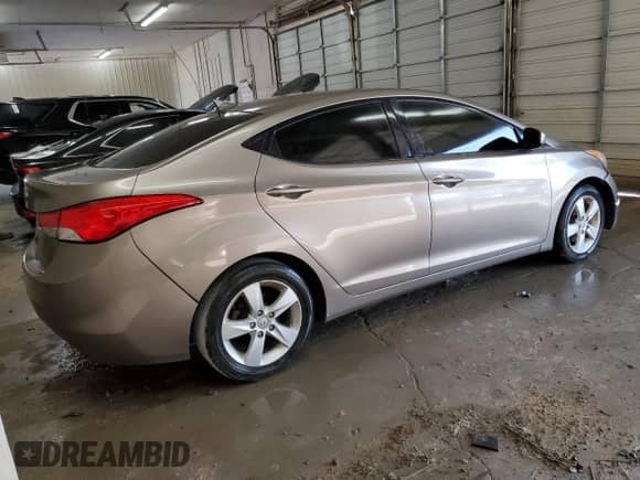 2013 Hyundai Elantra GLS с VIN 5NPDH4AE2DH419620, выставлен на аукционе Copart как лот 80791125 с пробегом 245 142 миль миль и Списание • Salvage title. История ставок и продаж доступна на DreamBid. Изображение 3.