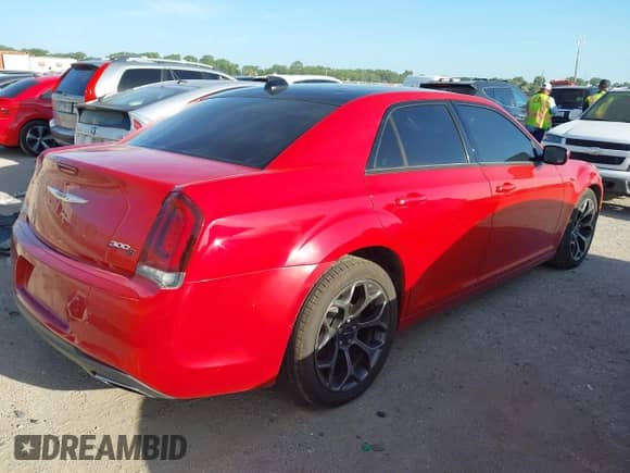 2015 Chrysler 300 S с VIN 2C3CCABGXFH872294, выставлен на аукционе IAAI как лот 42745527 с пробегом 92 752 миль миль и . История ставок и продаж доступна на DreamBid. Изображение 4.