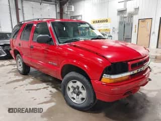 2002 Chevrolet Blazer LS z VIN 1GNDT13W02K213365, wystawiony jako IAAI lot #42561803 z przebiegiem 112 894 mil mil oraz . Historia ofert i sprzedaży dostępna na DreamBid. Obrazek 1.