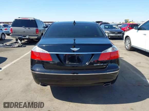 2010 Hyundai Genesis z VIN KMHGC4DF0AU109608, wystawiony jako IAAI lot #42315048 z przebiegiem 93 446 mil mil oraz . Historia ofert i sprzedaży dostępna na DreamBid. Obrazek 16.