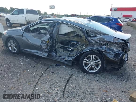 2018 Hyundai Sonata Limited with VIN 5NPE34AF4JH642619, listed as a IAAI auction lot 42895981 with 38,175 mi miles and . Bid and sale history available at DreamBid. Image 3.