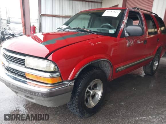 2001 Chevrolet Blazer LT with VIN 1GNCS13W112207118, listed as a IAAI auction lot 42783019 with 130,831 mi miles and . Bid and sale history available at DreamBid. Image 2.