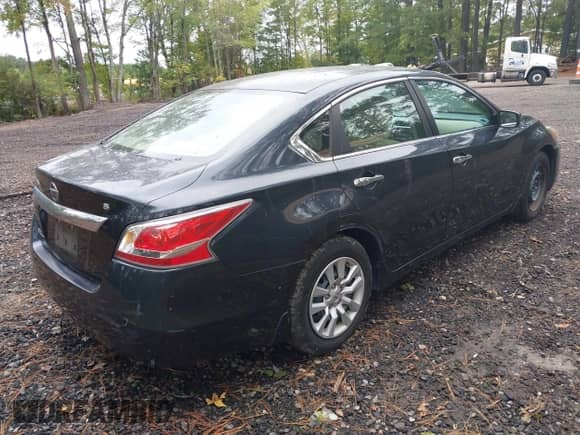 2015 Nissan Altima S z VIN 1N4AL3AP8FC249040, wystawiony jako IAAI lot #43456121 z przebiegiem 151 817 mil mil oraz . Historia ofert i sprzedaży dostępna na DreamBid. Obrazek 4.