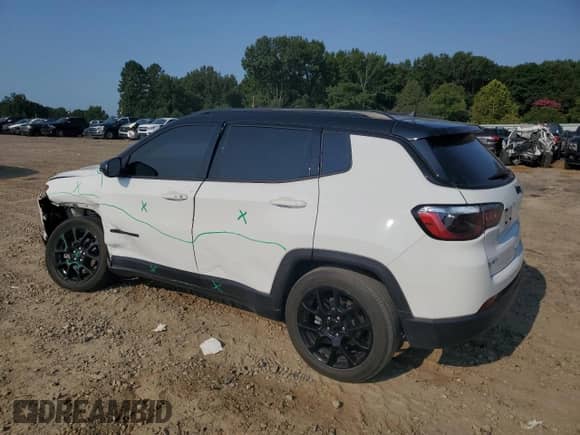 2022 Jeep Compass Altitude z VIN 3C4NJCBB9NT188076, wystawiony jako Copart lot #67362395 z przebiegiem 58 066 mil mil oraz Szkoda całkowita • Salvage title. Historia ofert i sprzedaży dostępna na DreamBid. Obrazek 2.