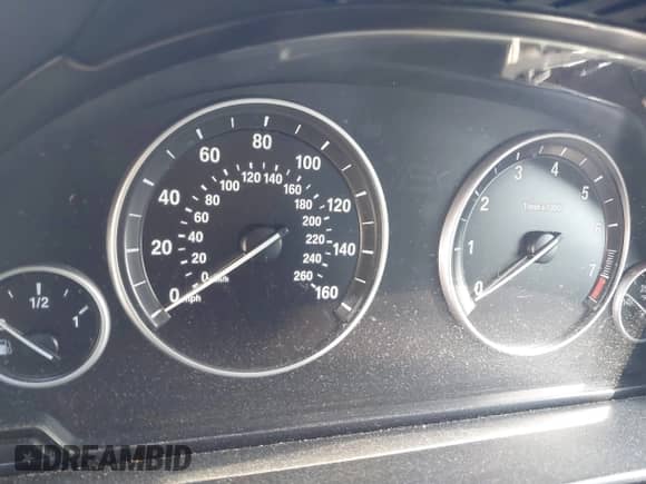 2012 BMW 5 Series 535i z VIN WBAFR7C53CC810142, wystawiony jako IAAI lot #43164533 z przebiegiem Nie podano mil oraz . Historia ofert i sprzedaży dostępna na DreamBid. Obrazek 14.