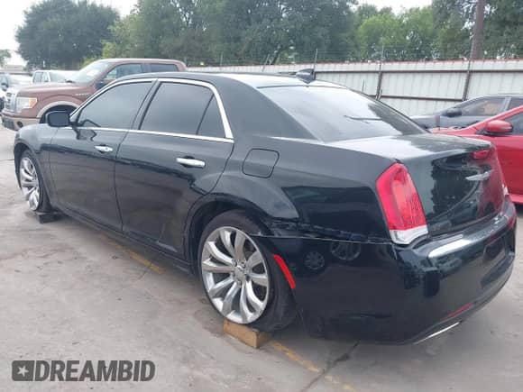 2019 Chrysler 300 Limited с VIN 2C3CCAEG1KH555817, выставлен на аукционе IAAI как лот 42795841 с пробегом 69 534 миль миль и . История ставок и продаж доступна на DreamBid. Изображение 3.