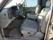 2003 Chevrolet Silverado 2500 LT с VIN 1GCGK29U03Z246895, выставлен на аукционе Copart как лот 74832624 с пробегом 211 411 миль миль и Списание • Salvage title. История ставок и продаж доступна на DreamBid. Изображение 7.