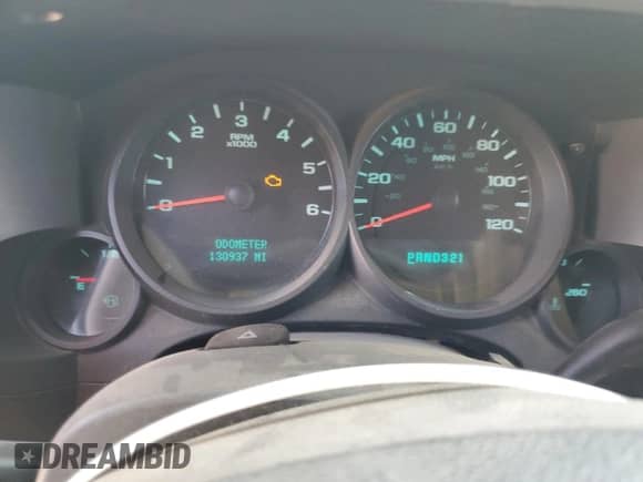 2008 Chevrolet Silverado 1500 Work Truck with VIN 1GCEC14C38Z187233, listed as a Copart auction lot 84241675 with 130,937 mi miles and Clean title. Bid and sale history available at DreamBid. Image 9.