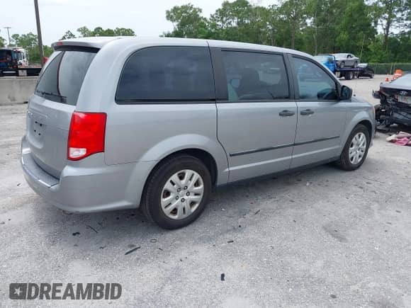2016 Dodge Grand Caravan SE Plus with VIN 2C4RDGBG7GR316123, listed as a IAAI auction lot 42425290 with 138,113 mi miles and . Bid and sale history available at DreamBid. Image 4.