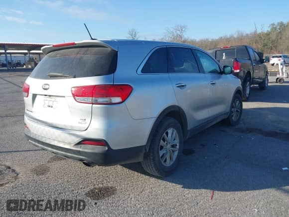2018 Kia Sorento LX with VIN 5XYPG4A38JG423124, listed as a IAAI auction lot 41759783 with 87,754 mi miles and . Bid and sale history available at DreamBid. Image 4.