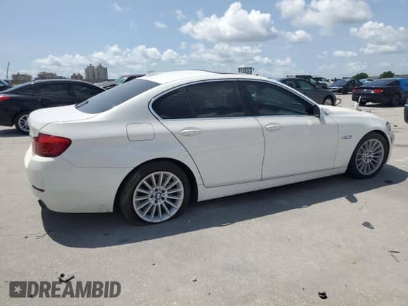 2013 BMW 5 Series 535i с VIN WBAFR7C50DC817468, выставлен на аукционе Copart как лот 59628845 с пробегом Не указан миль и Списание • Salvage title. История ставок и продаж доступна на DreamBid. Изображение 3.
