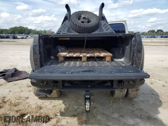 2010 Chevrolet Silverado 3500 с VIN 1GC7KZB64AF133938, выставлен на аукционе Copart как лот 71769644 с пробегом 314 748 миль миль и Списание • Salvage title. История ставок и продаж доступна на DreamBid. Изображение 10.