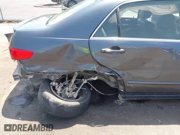 2005 Honda Accord with VIN JHMCN36455C003233, listed as a IAAI auction lot 42274680 with 215,127 mi miles and . Bid and sale history available at DreamBid. Image 6.