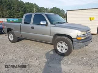 2002 Chevrolet Silverado 1500 LS z VIN 1GCEK19T72E185205, wystawiony jako IAAI lot #43266074 z przebiegiem 381 248 mil mil oraz . Historia ofert i sprzedaży dostępna na DreamBid. Obrazek 1.