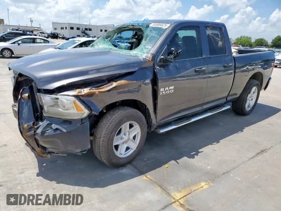2018 Ram 1500 Express z VIN 1C6RR6FG3JS296648, wystawiony jako Copart lot #64999525 z przebiegiem Nie podano mil oraz Szkoda całkowita • Salvage title. Historia ofert i sprzedaży dostępna na DreamBid. Obrazek 1.