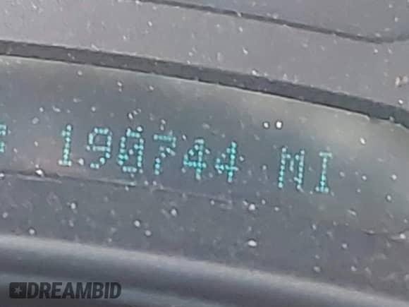 2004 Chevrolet Tahoe LS z VIN 1GNEK13T54R172514, wystawiony jako IAAI lot #43338332 z przebiegiem 190 744 mil mil oraz . Historia ofert i sprzedaży dostępna na DreamBid. Obrazek 15.