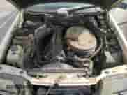 1988 Mercedes-Benz 300 E z VIN WDBEA30D4JA640293, wystawiony jako Copart lot #50998785 z przebiegiem 179 471 mil mil oraz Czysty tytuł • Clean title. Historia ofert i sprzedaży dostępna na DreamBid. Obrazek 11.