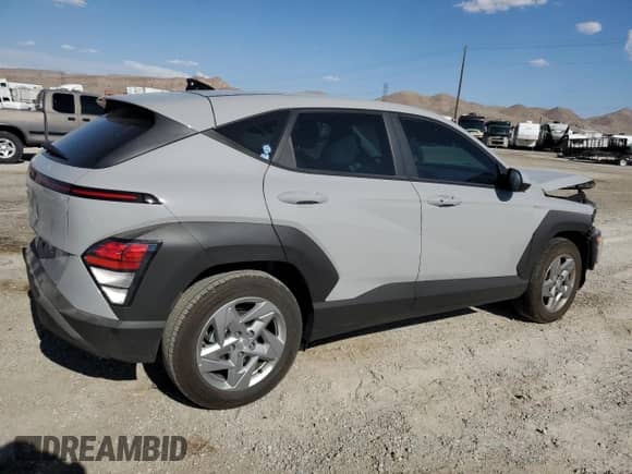 2024 Hyundai Kona SE с VIN KM8HA3AB7RU064765, выставлен на аукционе Copart как лот 67609944 с пробегом 4 759 миль миль и Списание • Salvage title. История ставок и продаж доступна на DreamBid. Изображение 3.