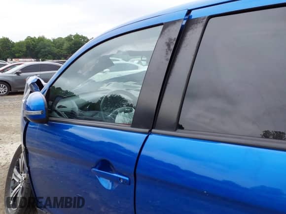 2020 Mitsubishi Outlander SE с VIN JA4AP4AUXLU023270, выставлен на аукционе IAAI как лот 42266661 с пробегом 81 117 миль миль и . История ставок и продаж доступна на DreamBid. Изображение 18.