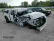 2022 Toyota Tacoma SR z VIN 3TYRZ5CN1NT014189, wystawiony jako Copart lot #81127735 z przebiegiem Nie podano mil oraz Szkoda całkowita • Salvage title. Historia ofert i sprzedaży dostępna na DreamBid. Obrazek 14.