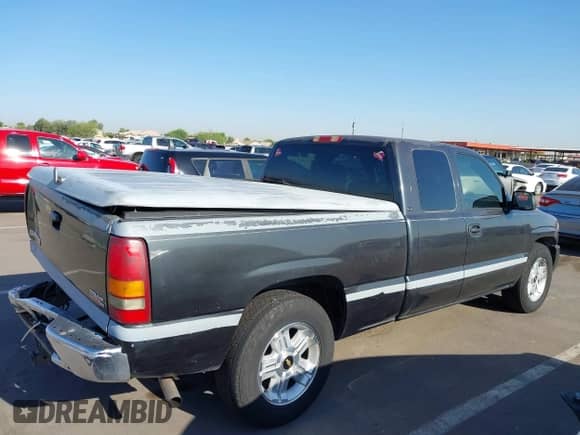 2003 GMC Sierra 1500 SLE with VIN 2GTEC19T531374709, listed as a IAAI auction lot 42442295 with 274,796 mi miles and . Bid and sale history available at DreamBid. Image 4.