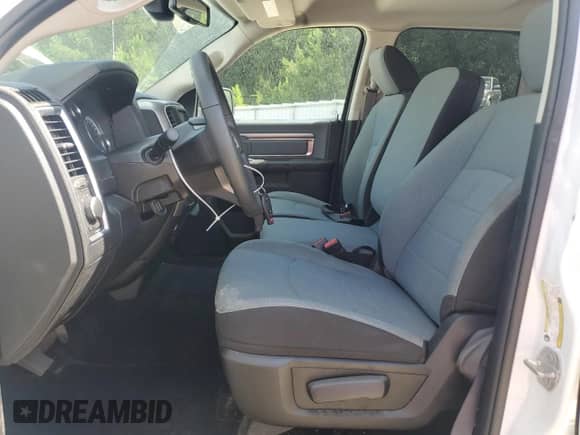 2023 Ram 1500 SLT z VIN 3C6RR7LG5PG661194, wystawiony jako Copart lot #66545285 z przebiegiem 18 502 mil mil oraz Czysty tytuł • Clean title. Historia ofert i sprzedaży dostępna na DreamBid. Obrazek 7.