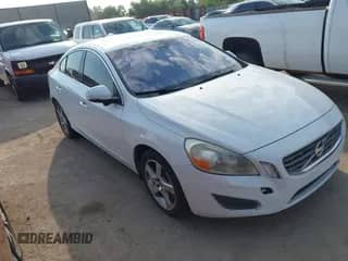 2013 Volvo S60 T5 Premier с VIN YV1612FS6D2184585, выставлен на аукционе IAAI как лот 43359690 с пробегом 124 800 миль миль и . История ставок и продаж доступна на DreamBid. Изображение 1.