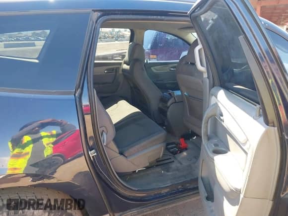 2015 Chevrolet Traverse LS с VIN 1GNKRFKD9FJ370942, выставлен на аукционе IAAI как лот 43314051 с пробегом 145 708 миль миль и . История ставок и продаж доступна на DreamBid. Изображение 8.