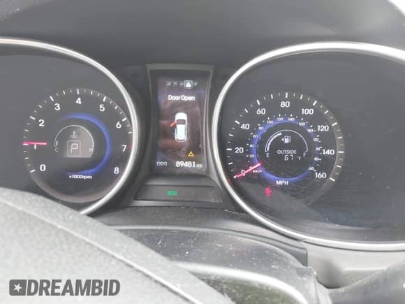 2015 Hyundai Santa Fe z VIN 5XYZW4LAXFG294009, wystawiony jako IAAI lot #43493851 z przebiegiem 89 481 mil mil oraz . Historia ofert i sprzedaży dostępna na DreamBid. Obrazek 7.