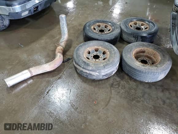 2003 Chevrolet Silverado 2500HD LT z VIN 1GCHK23183F107411, wystawiony jako Copart lot #67766225 z przebiegiem 223 971 mil mil oraz Szkoda całkowita • Salvage title. Historia ofert i sprzedaży dostępna na DreamBid. Obrazek 12.