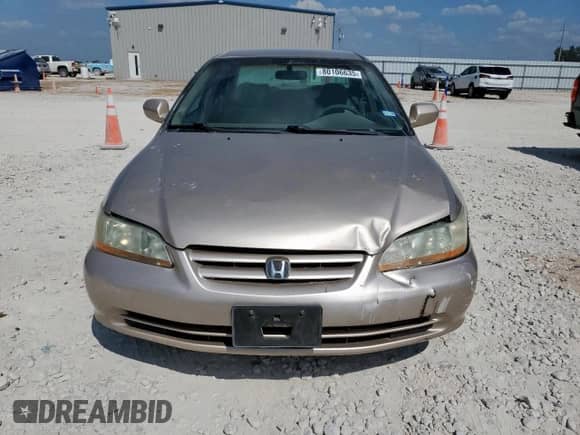 2001 Honda Accord LX z VIN 1HGCG56471A080636, wystawiony jako Copart lot #80106635 z przebiegiem 138 845 mil mil oraz Czysty tytuł • Clean title. Historia ofert i sprzedaży dostępna na DreamBid. Obrazek 5.