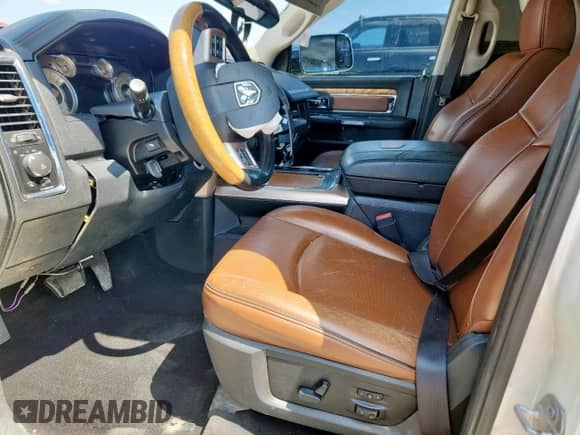 2016 Ram 1500 Longhorn z VIN 1C6RR7PM4GS212713, wystawiony jako Copart lot #80459945 z przebiegiem Nie podano mil oraz Szkoda całkowita • Salvage title. Historia ofert i sprzedaży dostępna na DreamBid. Obrazek 7.