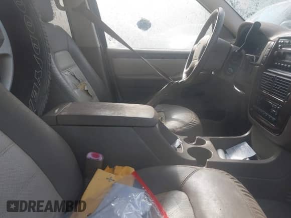 2003 Ford Explorer Eddie Bauer with VIN 1FMDU74W03UC60646, listed as a IAAI auction lot 42329589 with Not provided miles and . Bid and sale history available at DreamBid. Image 5.
