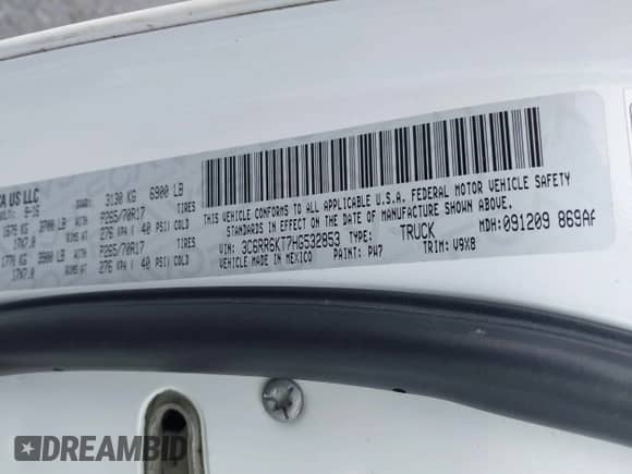 2017 Ram 1500 Express z VIN 3C6RR6KT7HG532853, wystawiony jako IAAI lot #42722037 z przebiegiem 160 758 mil mil oraz . Historia ofert i sprzedaży dostępna na DreamBid. Obrazek 9.