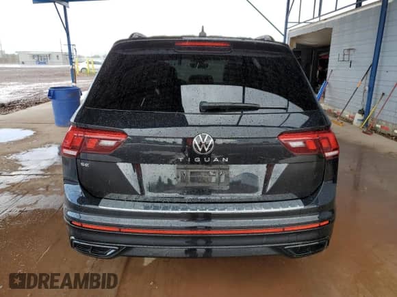 2022 Volkswagen Tiguan SE R-Line Black с VIN 3VVCB7AX3NM098362, выставлен на аукционе Copart как лот 81619285 с пробегом 32 488 миль миль и Списание • Salvage title. История ставок и продаж доступна на DreamBid. Изображение 6.