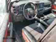 2020 Ram 1500 Rebel z VIN 1C6SRFLT2LN199221, wystawiony jako Copart lot #68965755 z przebiegiem 49 714 mil mil oraz Szkoda całkowita • Salvage title. Historia ofert i sprzedaży dostępna na DreamBid. Obrazek 8.