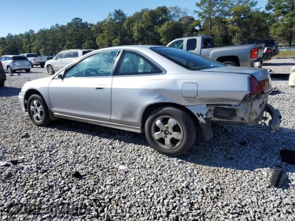 2001 Honda Accord EX with VIN 1HGCG32531A024065, listed as a Copart auction lot 41493535 with 233,650 mi miles and Salvage title. Bid and sale history available at DreamBid. Image 2.