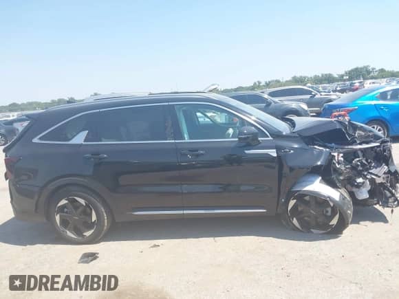 2025 Kia Sorento EX with VIN KNDRHDJG1S5355400, listed as a IAAI auction lot 43138830 with 3,932 mi miles and . Bid and sale history available at DreamBid. Image 12.