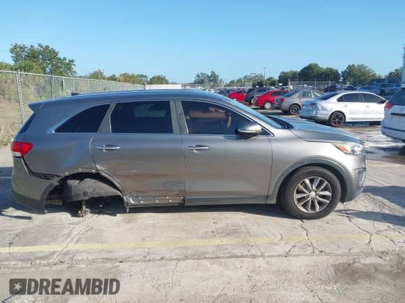 2016 Kia Sorento LX with VIN 5XYPG4A37GG114236, listed as a IAAI auction lot 40751325 with 125,447 mi miles and . Bid and sale history available at DreamBid. Image 13.