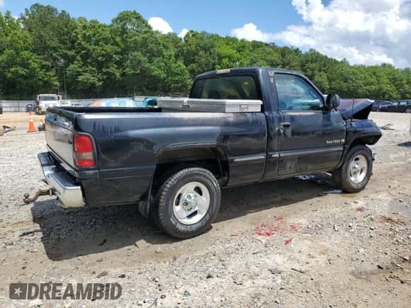 1998 Dodge 1500 с VIN 1B7HC16Y6WS769225, выставлен на аукционе Copart как лот 60629455 с пробегом 109 915 миль миль и Списание • Salvage title. История ставок и продаж доступна на DreamBid. Изображение 3.