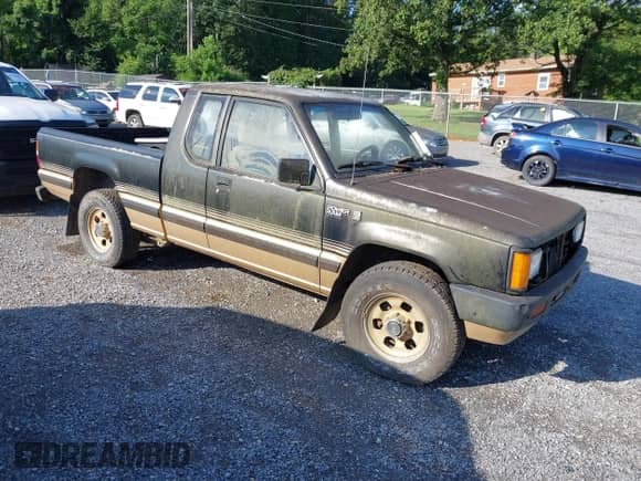 1988 Dodge RAM with VIN JB7FM55E5JP011228, listed as a IAAI auction lot 42756350 with 92,519 mi miles and . Bid and sale history available at DreamBid. Image 1.
