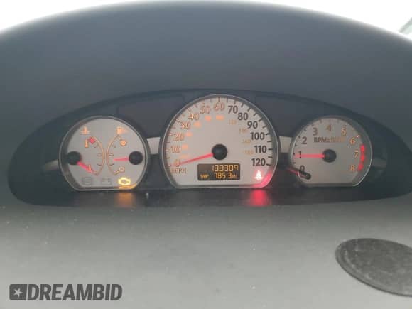 2004 Saturn ION ION 3 z VIN 1G8AL52F94Z204771, wystawiony jako Copart lot #56254395 z przebiegiem 133 309 mil mil oraz Czysty tytuł • Clean title. Historia ofert i sprzedaży dostępna na DreamBid. Obrazek 9.