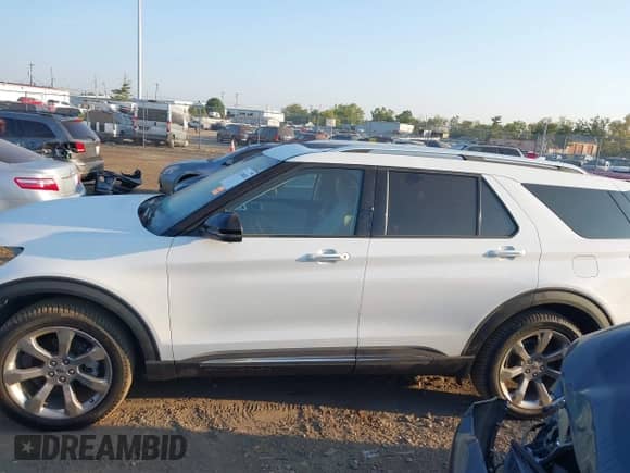 2020 Ford Explorer Platinum с VIN 1FM5K8HC2LGA90241, выставлен на аукционе IAAI как лот 43240028 с пробегом 43 420 миль миль и . История ставок и продаж доступна на DreamBid. Изображение 15.